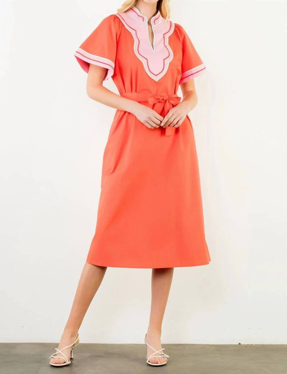 NEW THML short sleeve v-neck shirt dress in coral